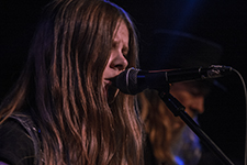 Sarah Shook & the Disarmers