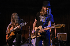 Sarah Shook & the Disarmers