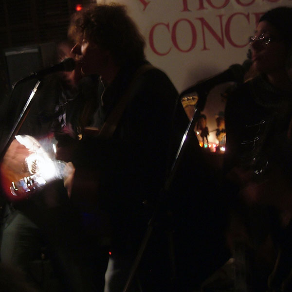 Chris Castle performs at Honky Tonk House Concerts